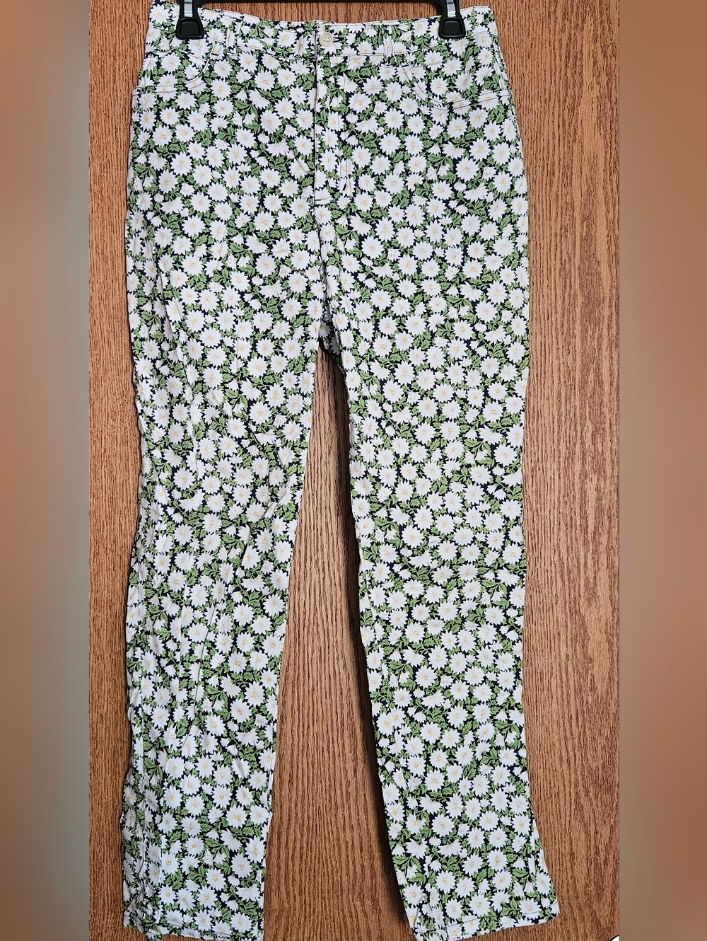 Jones New York White & Green Daisy Print Misses Stretch